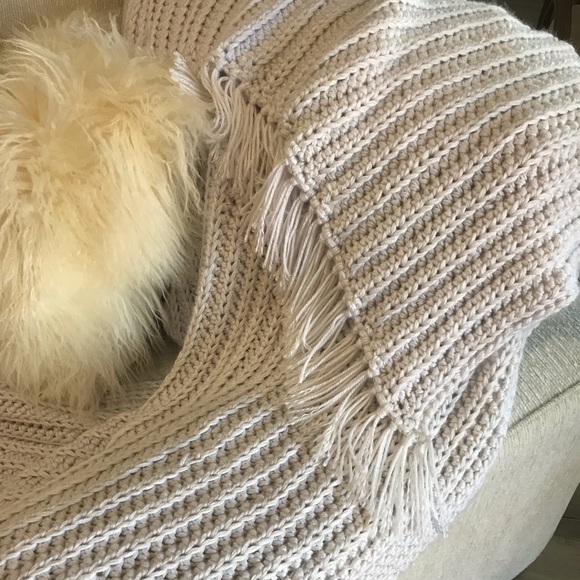 Throw. NWOT. - Picture 7 of 13